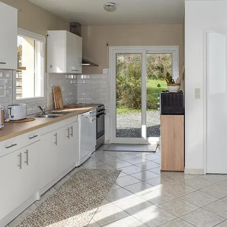 3 Bedroom Lovely In Pleubian