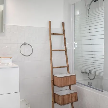 3 Bedroom Lovely In Feriehus *